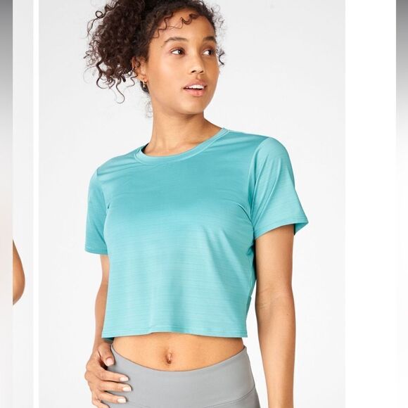 Fabletics Eco-Conscious Twist Back Tee in Aquarius - Picture 2 of 9